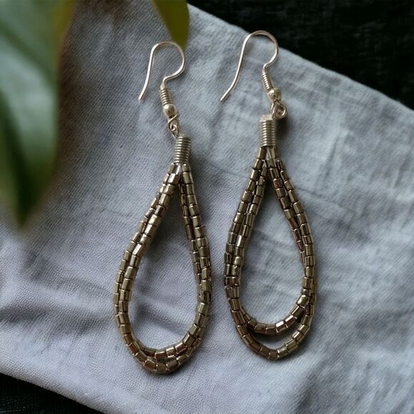 Seed Bead Silver Teardrop Earrings Silver Tone Summer Festival Dangle Sparkly. - Picture 10 of 14